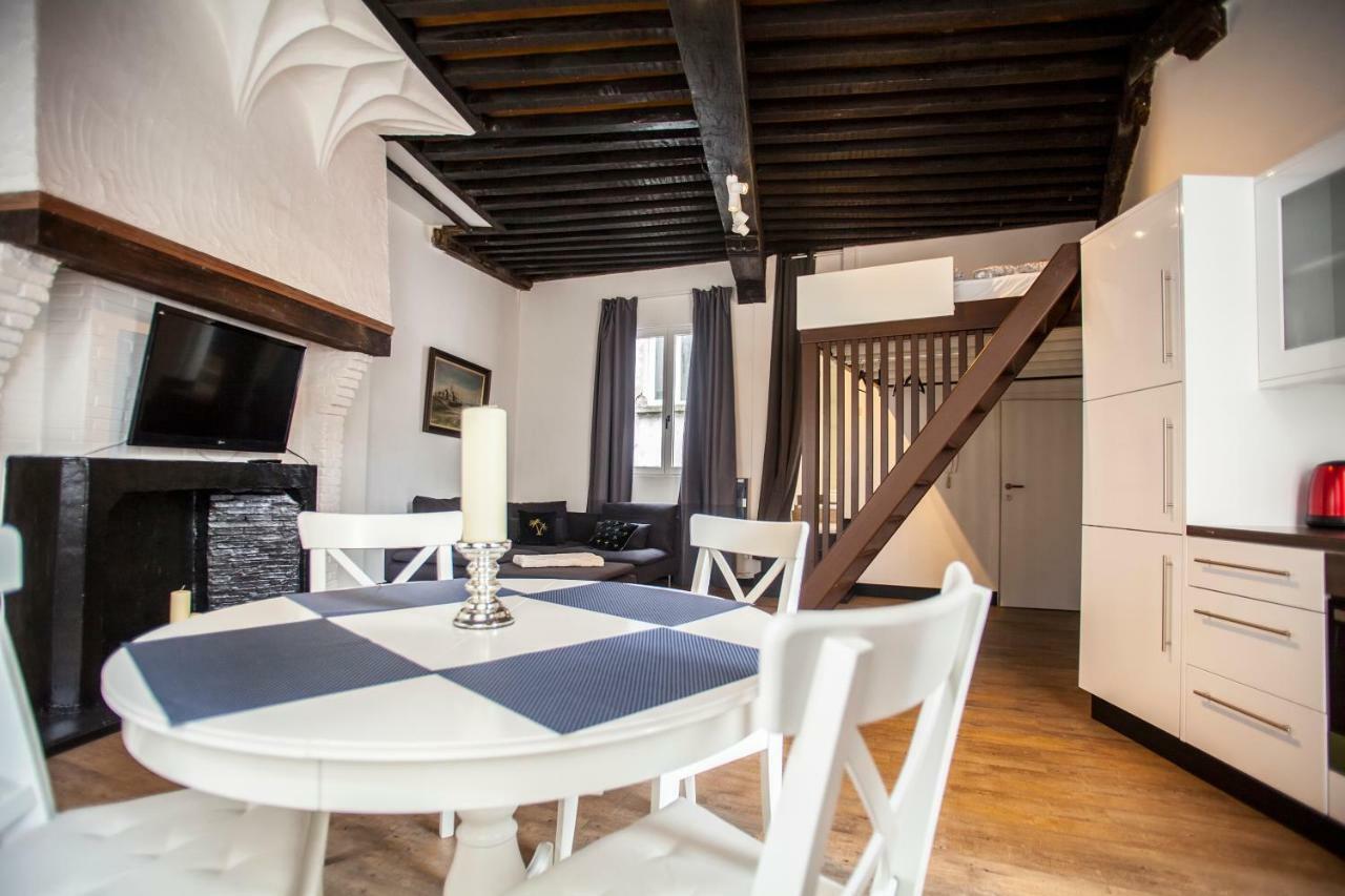 Luxury Cathedral By Rikas Apartment *